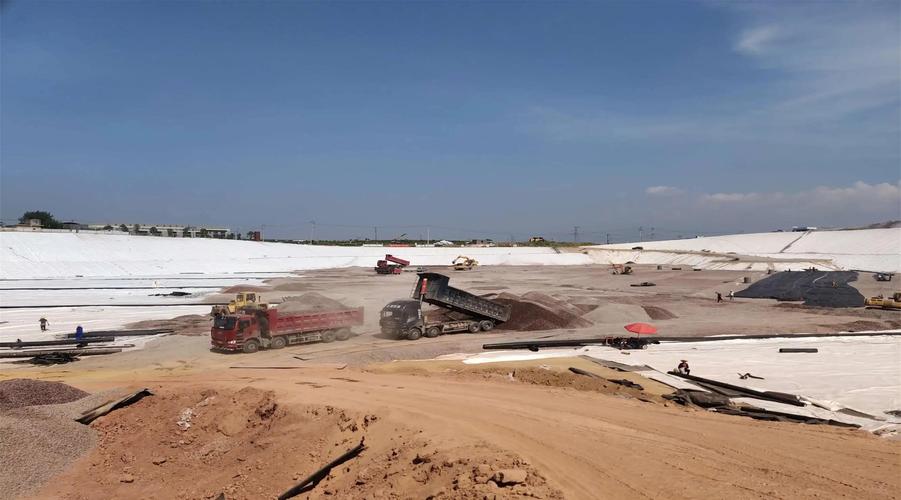 養(yǎng)豬場黑膜沼氣池土工膜選擇指南